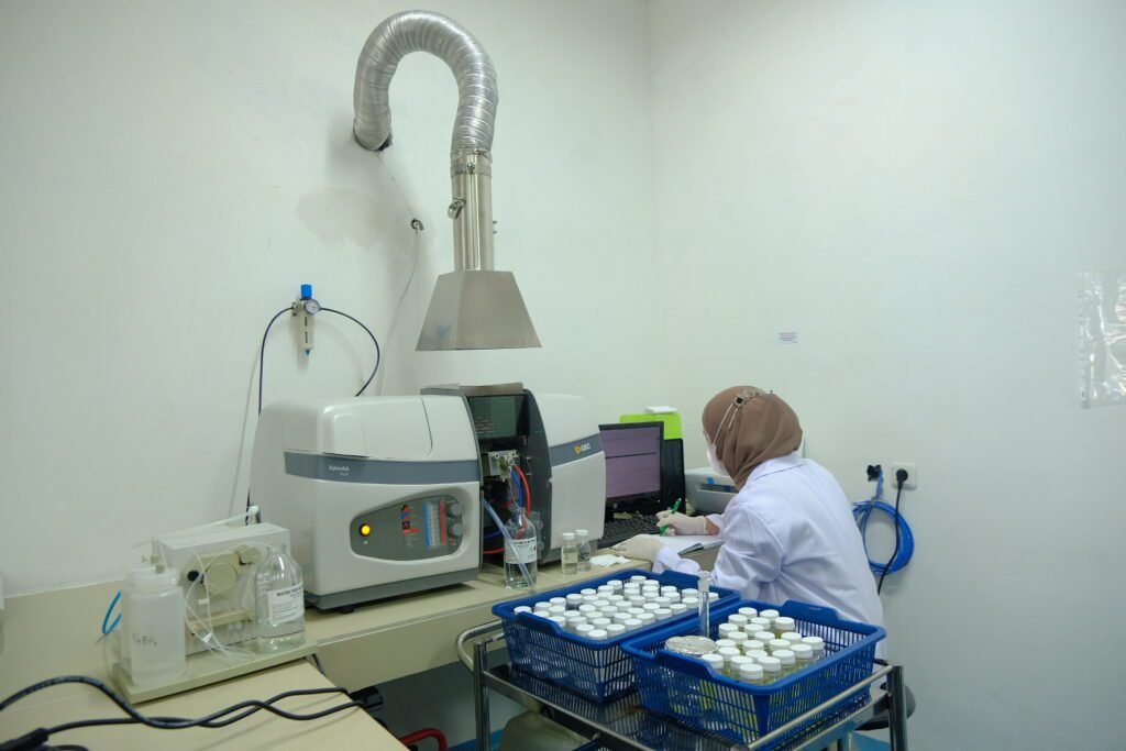 Analisis mikrobiologi pada sampel pangan